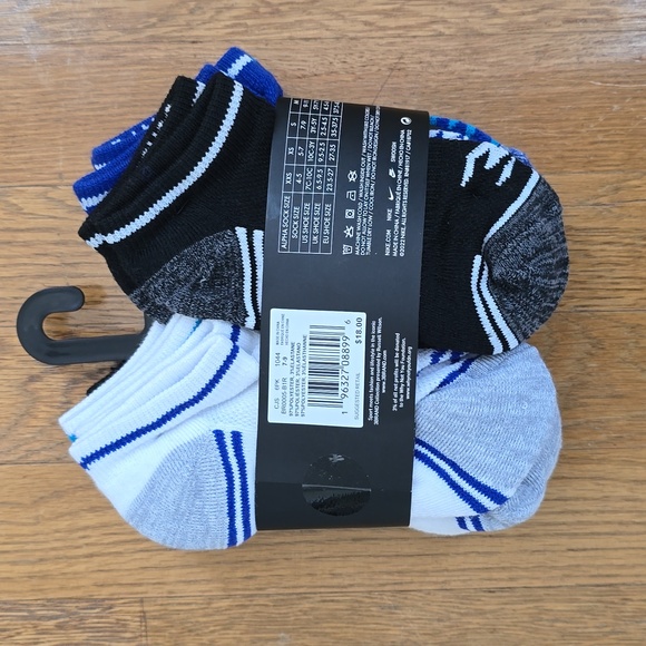 Two new multipacks of ankle socks in their packaging